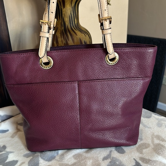 🔥🔥🔥SOLD🔥🔥🔥Michael Kors Tote - Picture 4 of 5